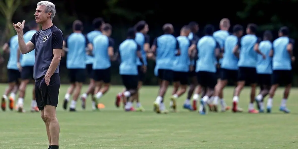 Treinador ficou na bronca com CT Lonier