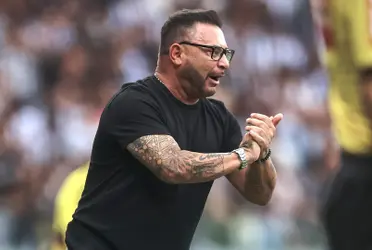 Treinador foi demitido com apenas 5 derrotas em sua passagem