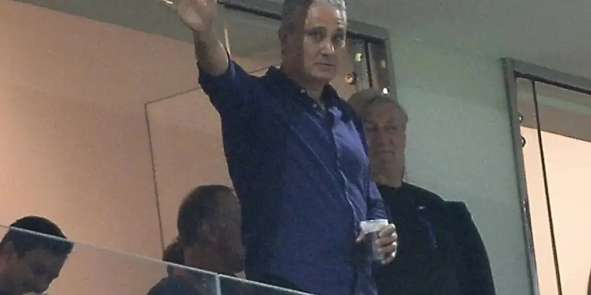 Treinador foi espectador do jogo