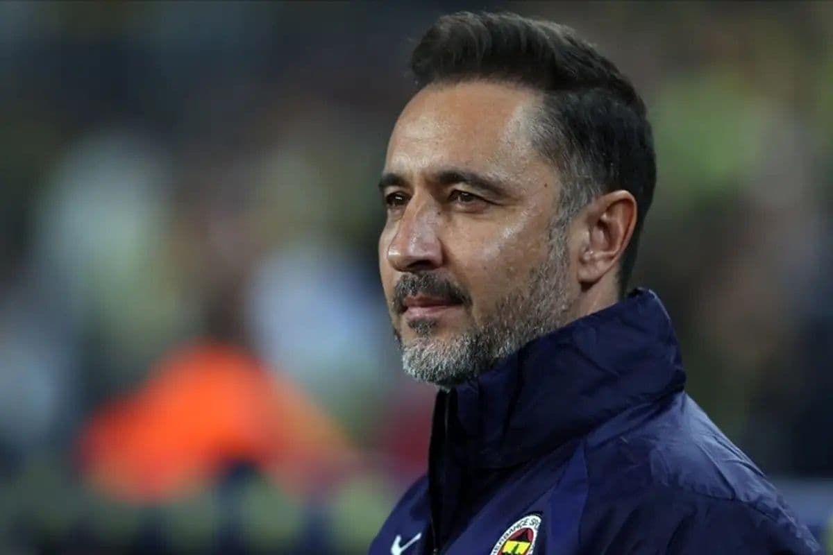 Treinador português ainda se recusa a dizer sobre seu futuro na equipe