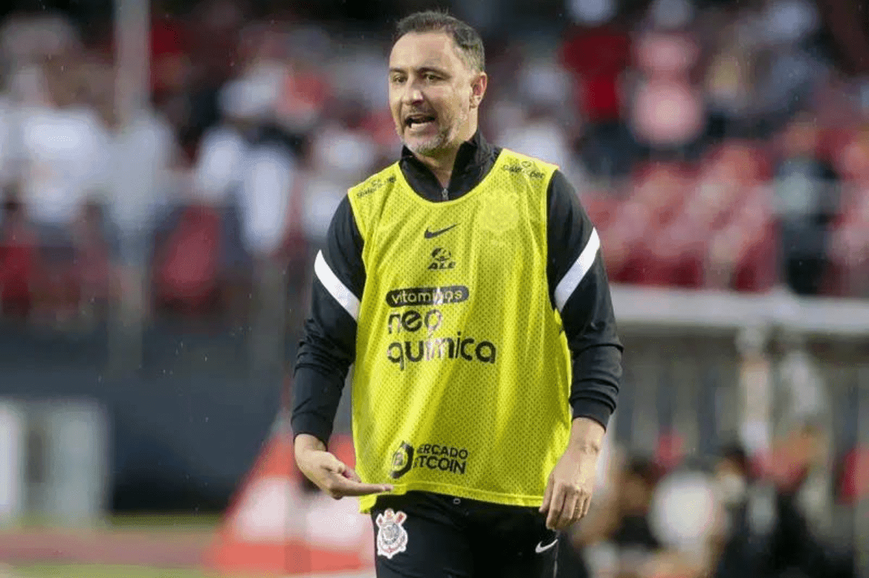 Treinador português decide mudar estratégia corinthiana