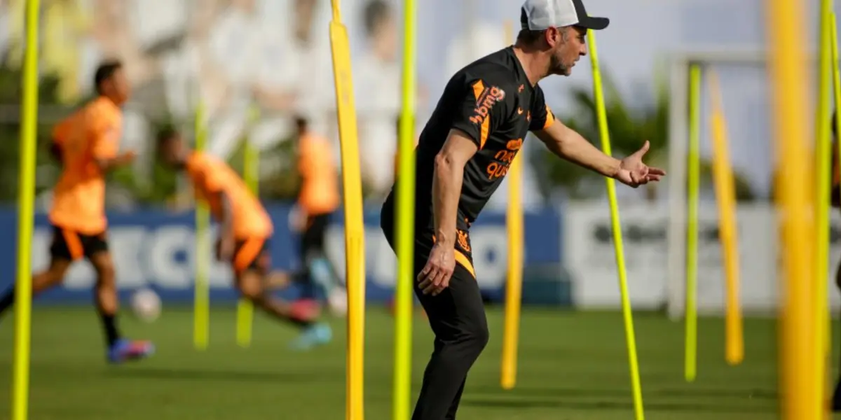 Treinador português deixou fortes elogios à estrutura do clube