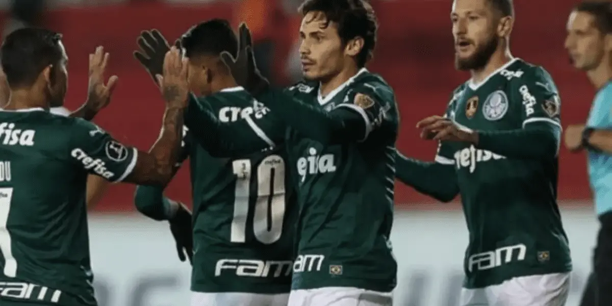 Treinador tera que lidar com suspensão do zagueiro no inicio da Libertadores