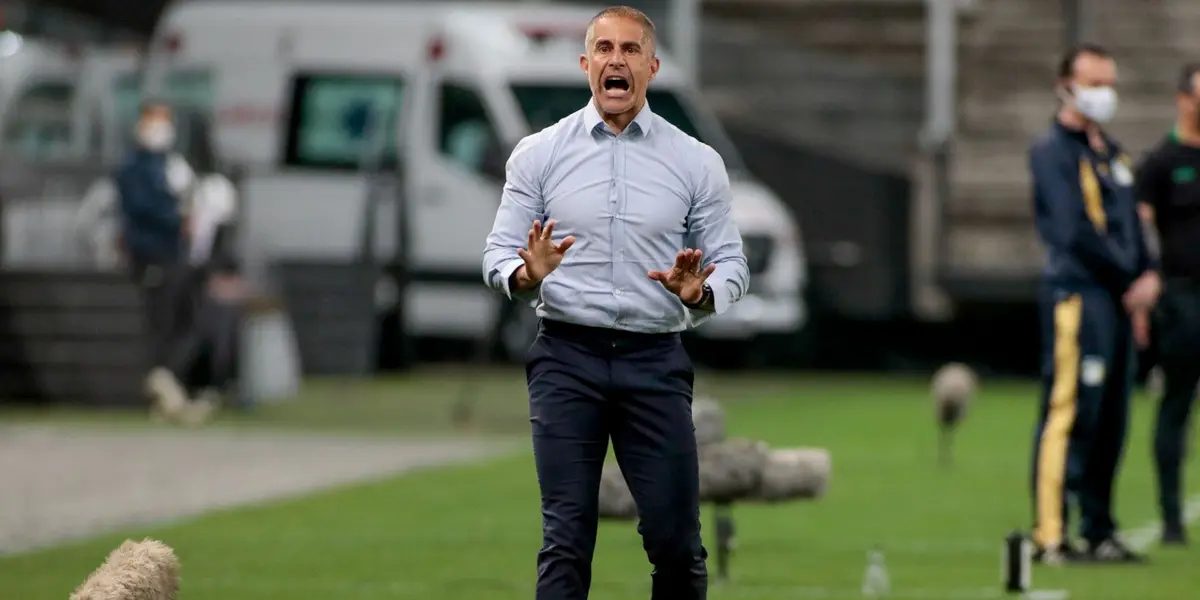 Treinador vive forte e constante pressão desde que chegou ao Timão