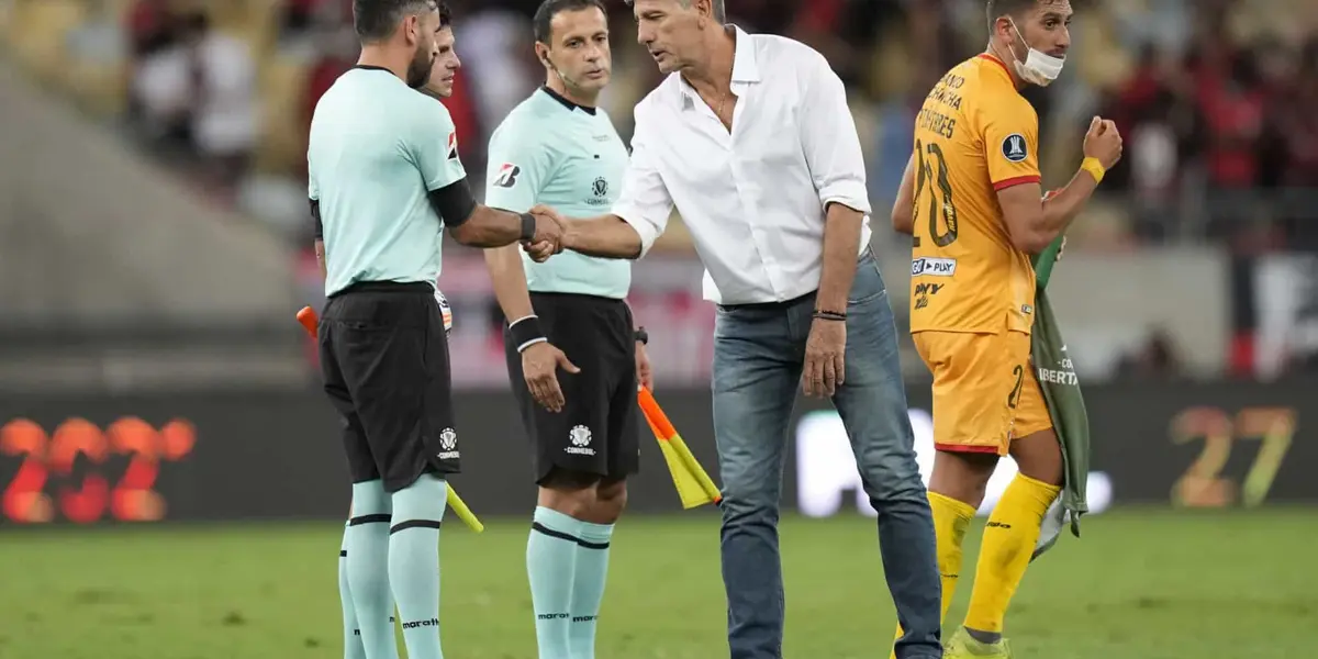 Treinador vive forte pressão interna e externa na Gávea