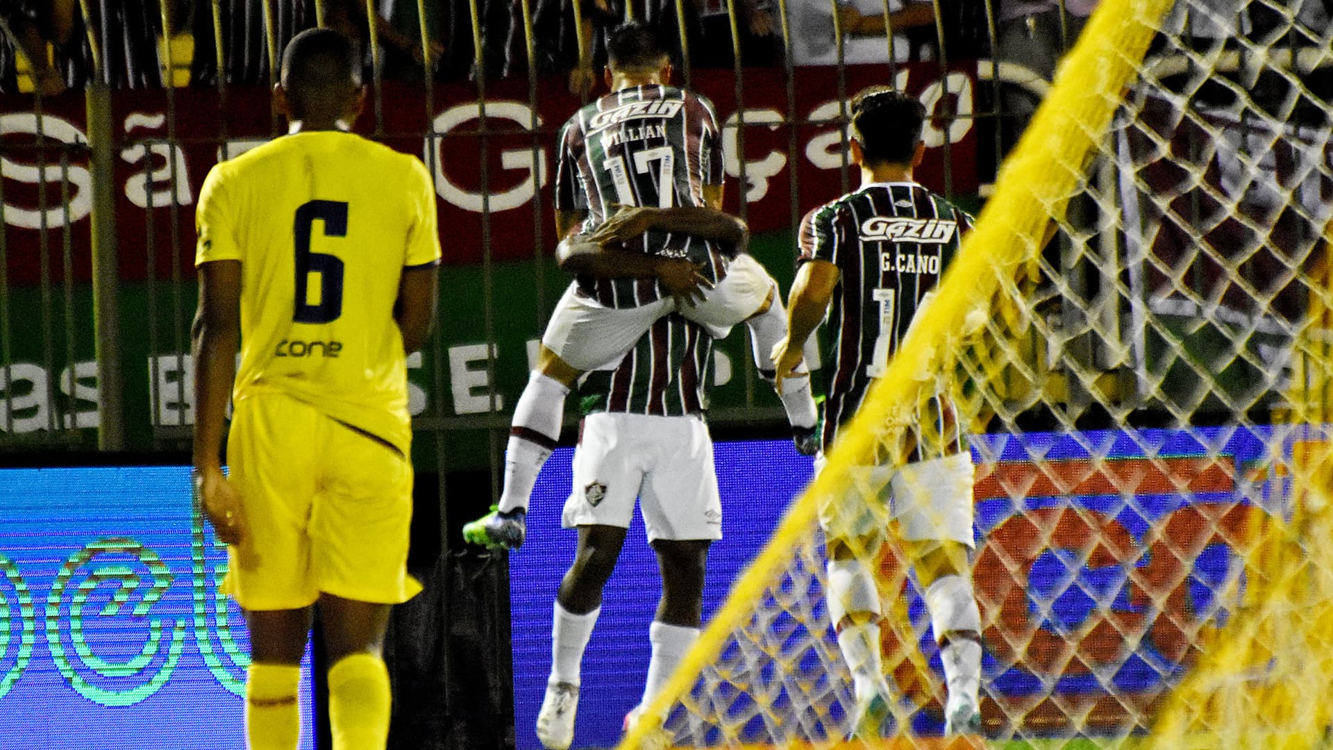 Tricolor carioca levou sustos e só garantiu a vitória no segundo tempo