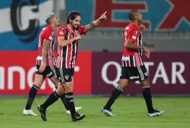 Tricolor faz confronto direto pela liderança do grupo E