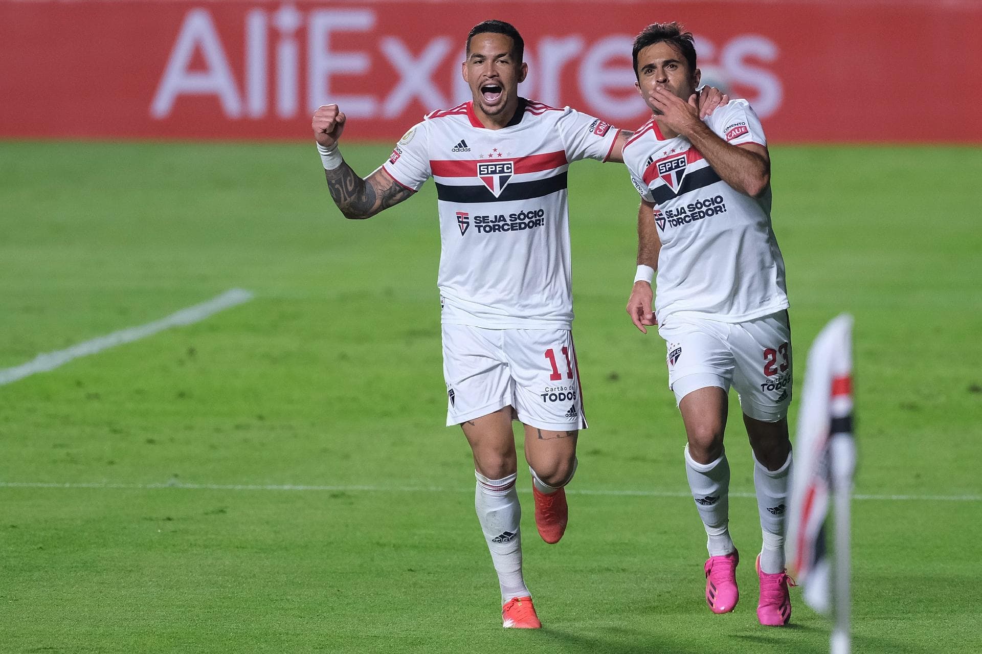 Tricolor não atravessa boa fase financeira e busca enxugar folha salarial