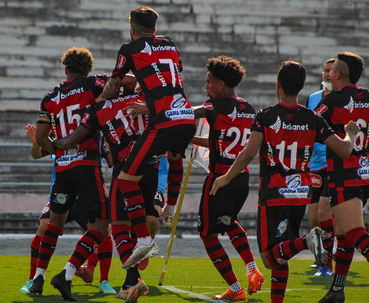 Tricolor tem a vantagem do empate em jogo único na casa do adversário