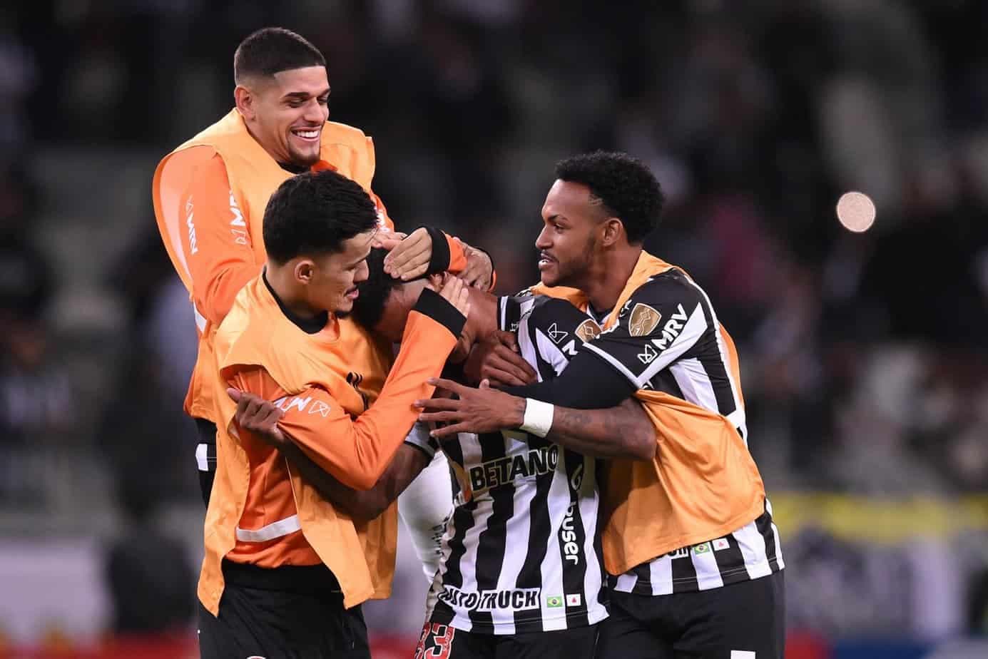 Turco Mohamed tem uma série de desfalques para o jogo contra o Emelec