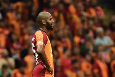 Um dos zagueiros brasileiros mais valiosos do mundo agrediu companheiro de equipe durante jogo do Campeonato Turco