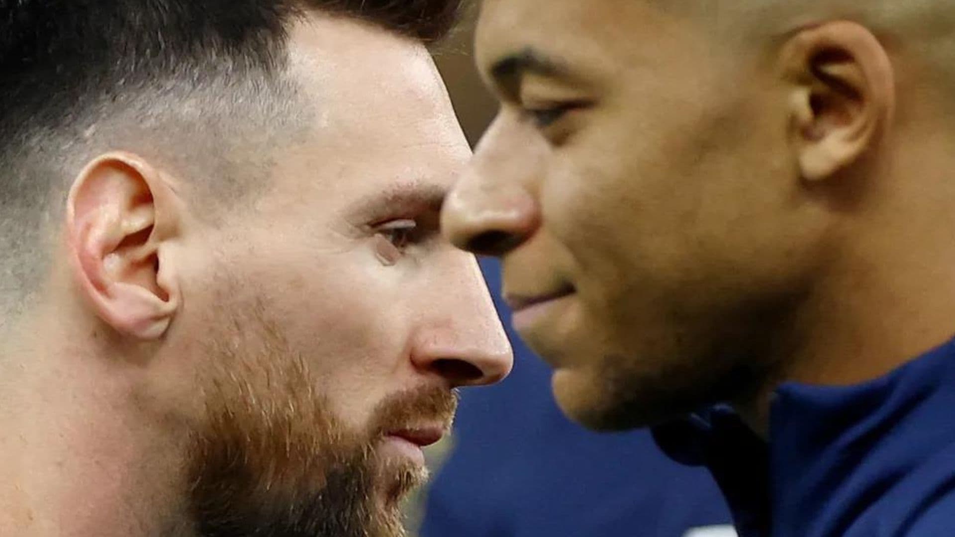 Um hacker alterou o MOD de God Of War e produziu uma luta entre Kylian Mbappé e Lionel Messi
