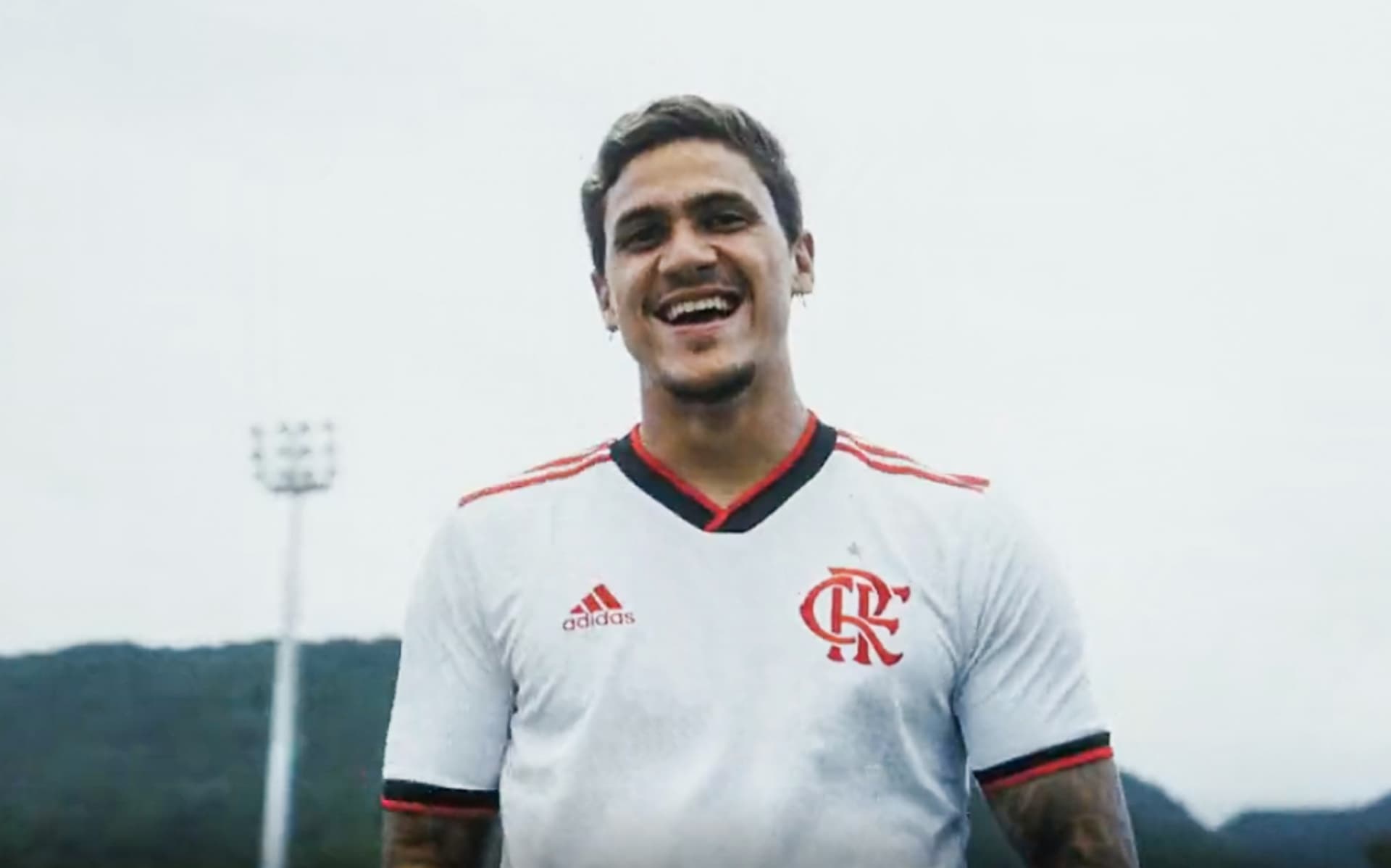 Uniforme foi revelado nesta quinta