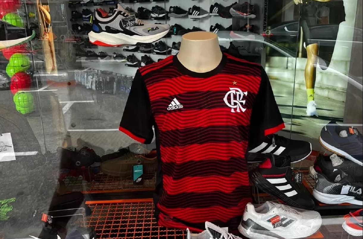 Vazamento partiu de erro de funcionários da fornecedora de material esportivo e irritou marketing do clube