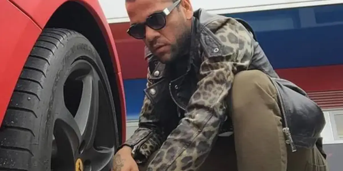 Veículo era um dos xodós do lateral-direito, preso há quase um mês em Barcelona