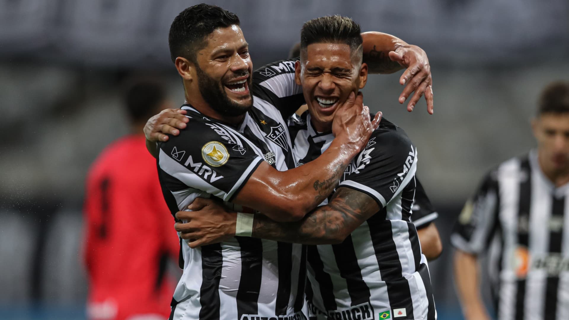 Vejam como chegam as equipes para o duelo do final de semana