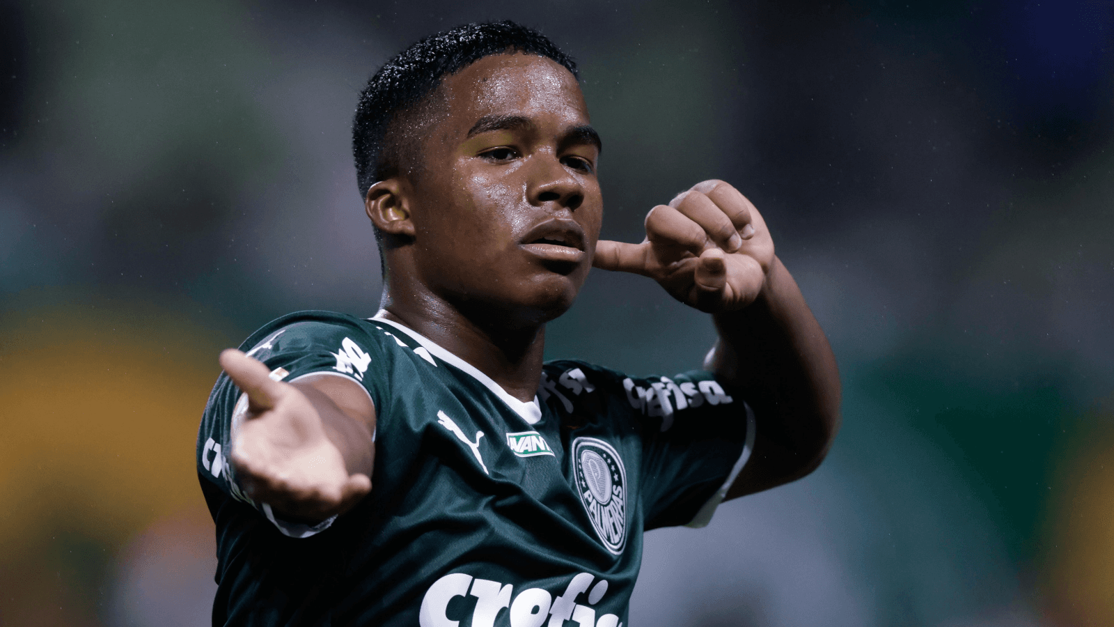 Vendido pelo Palmeiras, jogador só irá para a Espanha no segundo semestre de 2024