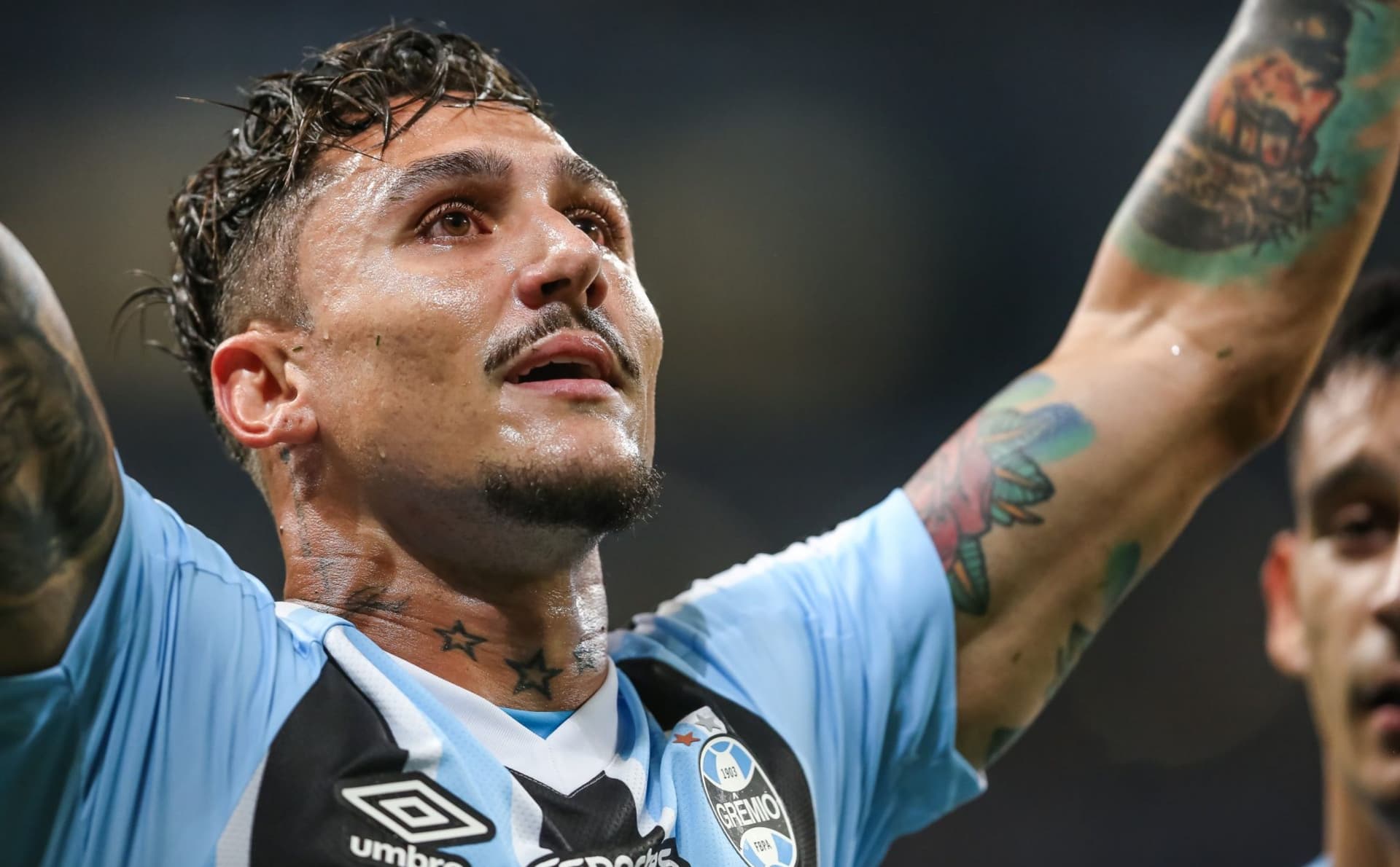 Vina empata o jogo e evita derrota do Grêmio