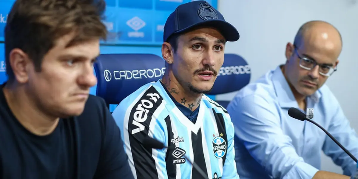 Vina fala sobre sua atuação no Grêmio e choca a todos o seu relato