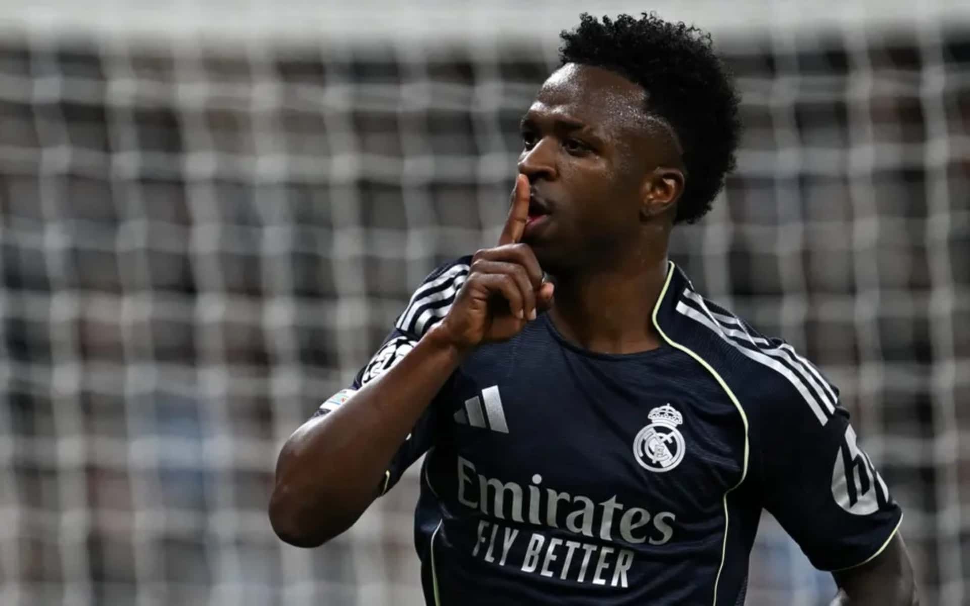 Vini Jr comemora gol do Real Madrid sobre o Manchester City, na Champions League (Foto: Paul Ellis/AFP
