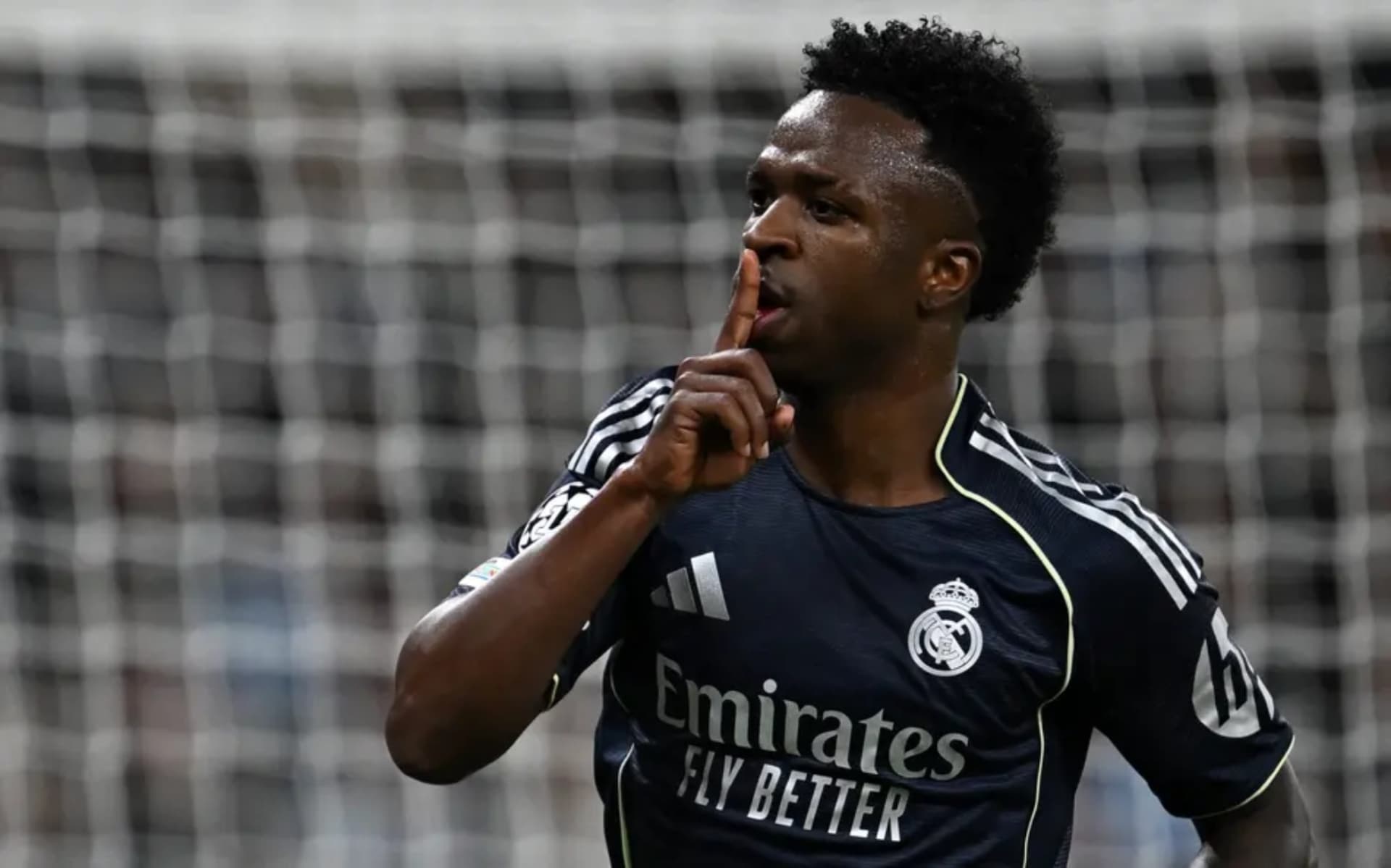 Vini Jr comemora gol do Real Madrid sobre o Manchester City, na Champions League (Foto: Paul Ellis/AFP