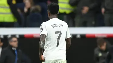 Vinicius Jr em partida pelo Real Madrid no Bernabéu. Foto: Denis Doyle/Getty Images