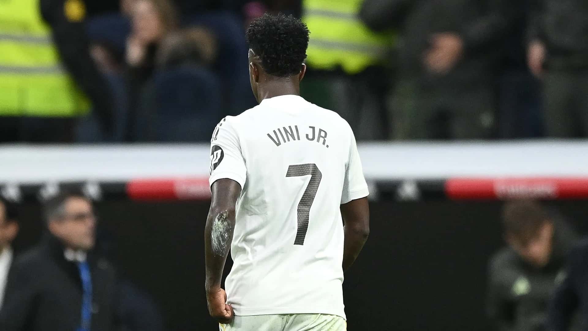 Vinicius Jr em partida pelo Real Madrid no Bernabéu. Foto: Denis Doyle/Getty Images