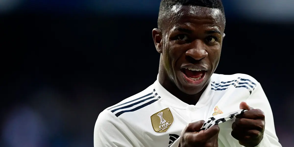 Vinicius Jr. já sabe que sua renovação de contrato com o Real Madrid, na qual poderia chegar a 15 milhões de euros, será negociada em junho, enquanto o clube ganha tempo para fechar as contratações de Haaland e Mbappé.