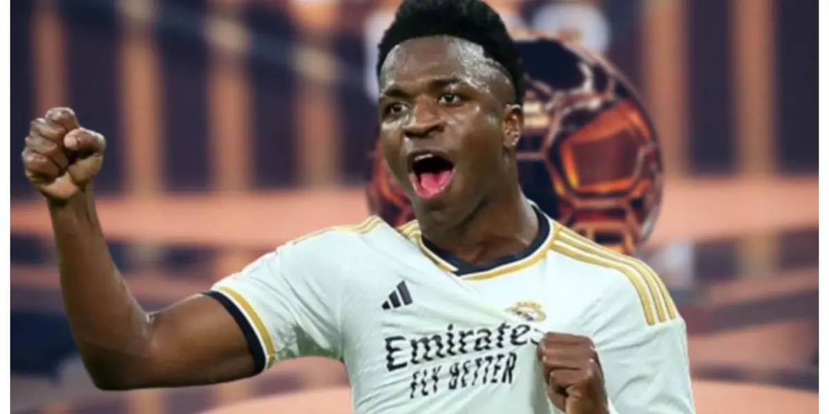 Vinicius Júnior feliz com a camisa do Real Madrid