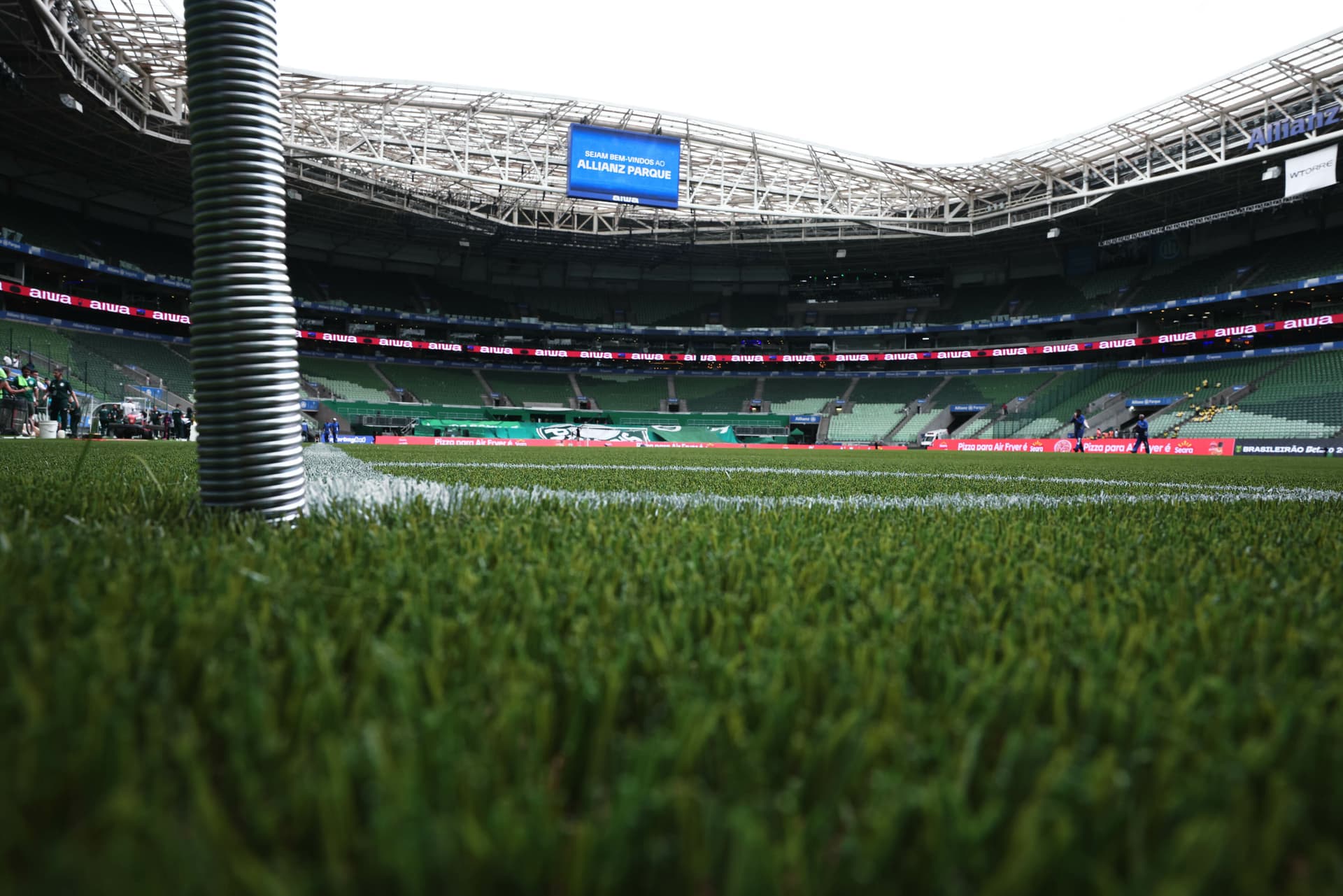 Vista geral do novo gramado sintético instalado no estádio Arena Allianz Parque para partida entre Palmeiras e Mirassol pelo campeonato Brasileiro A 2026. Foto: Ettore Chiereguini/AGIF