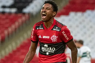 Vitinho foi procurado pela diretoria do Flamengo para acertar futuro