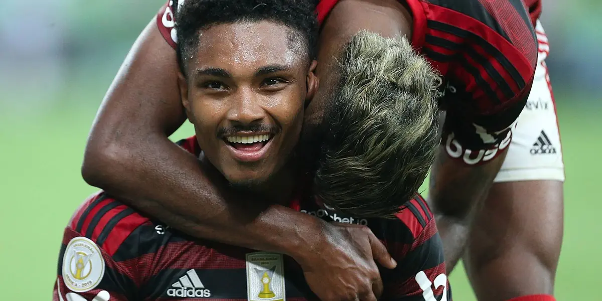 Vitinho ganha novo valor no Flamengo