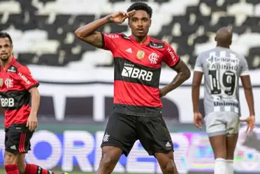 Vitinho luta por uma vaga entre os titulares na final da Copa Libertadores e faz de tudo para estar na final