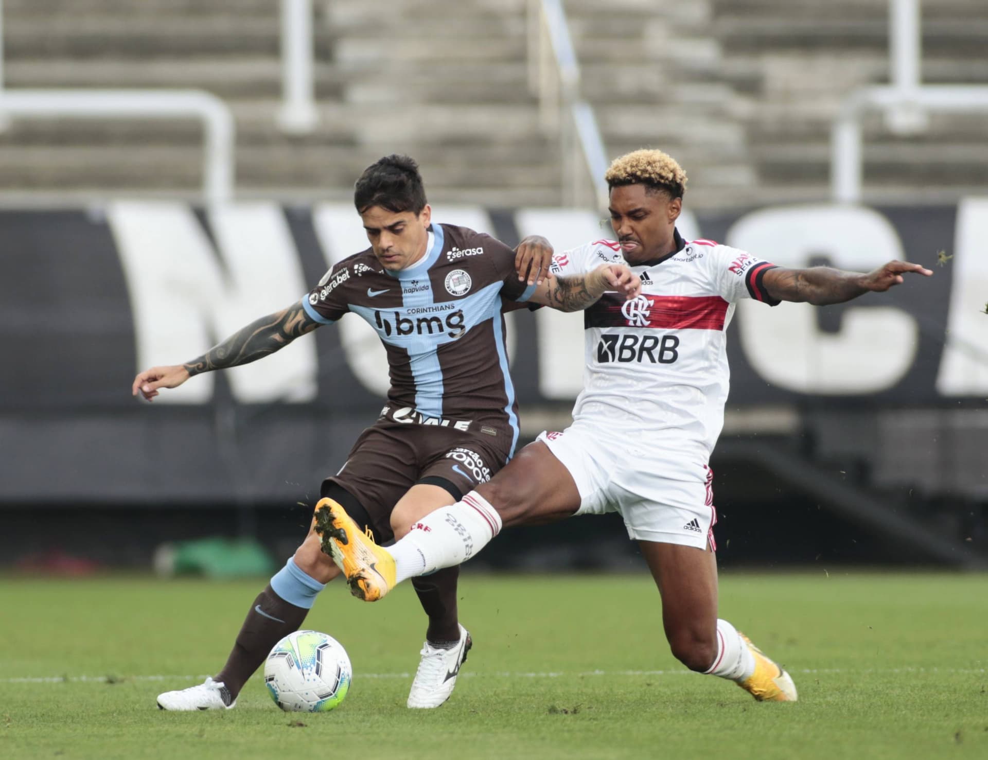 Vitinho pode trocar o Flamengo em 2021