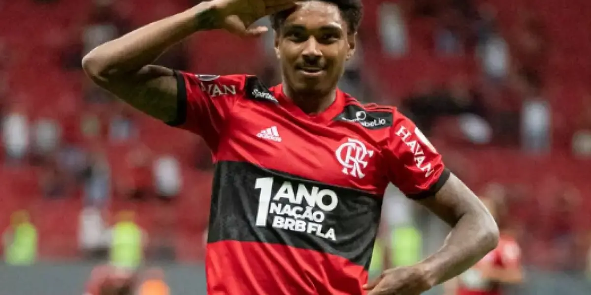 Vitinho tem bons números pelo Flamengo, mas não tem agradado torcida, que prefere outro jogador