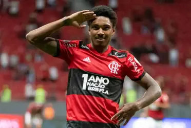 Vitinho tem bons números pelo Flamengo, mas não tem agradado torcida, que prefere outro jogador
