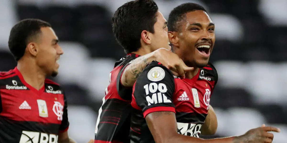 Vitinho tem um dos maiores salários do país