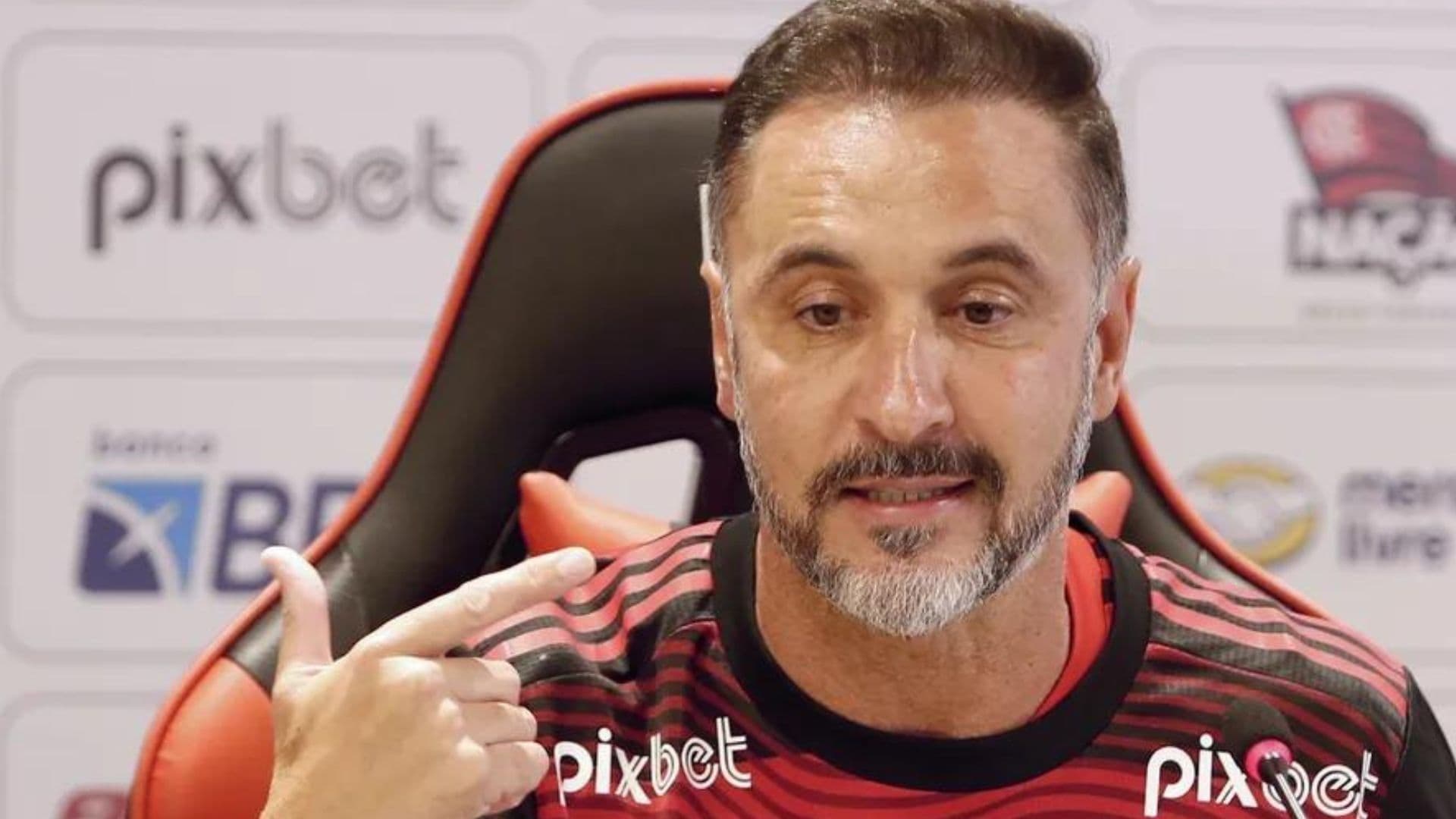 Vitor Pereira autorizou que atacante do Flamengo possa procurar outro clube em 2023