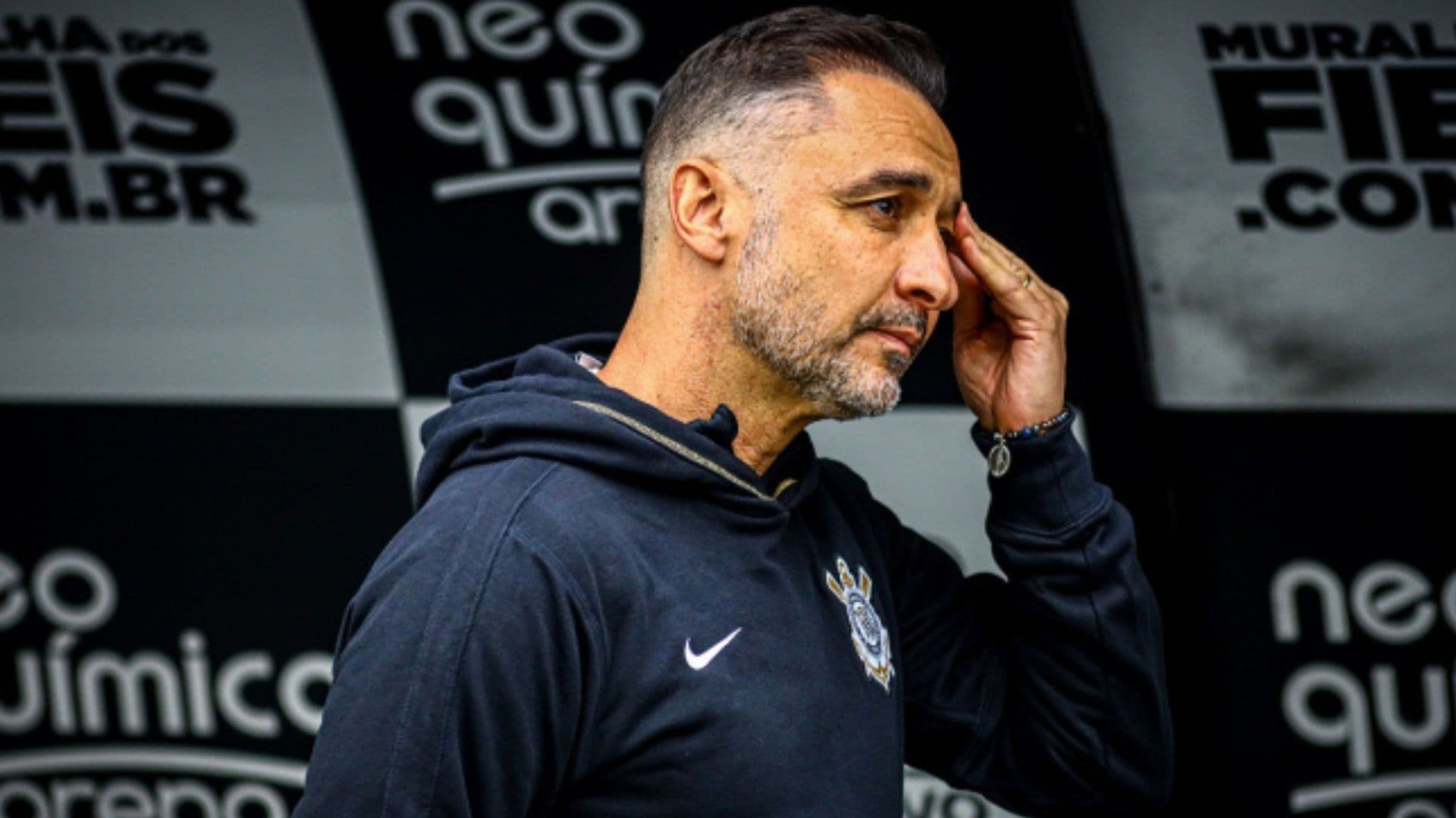 Vitor Pereira tem disposições táticas muito peculiares em relação com os atacantes rubro-negro