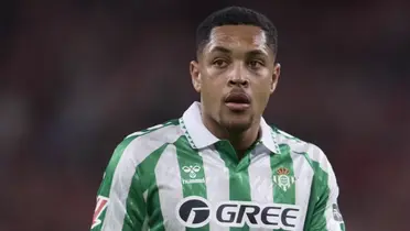 Vitor Roque brilha com a camisa do Bétis