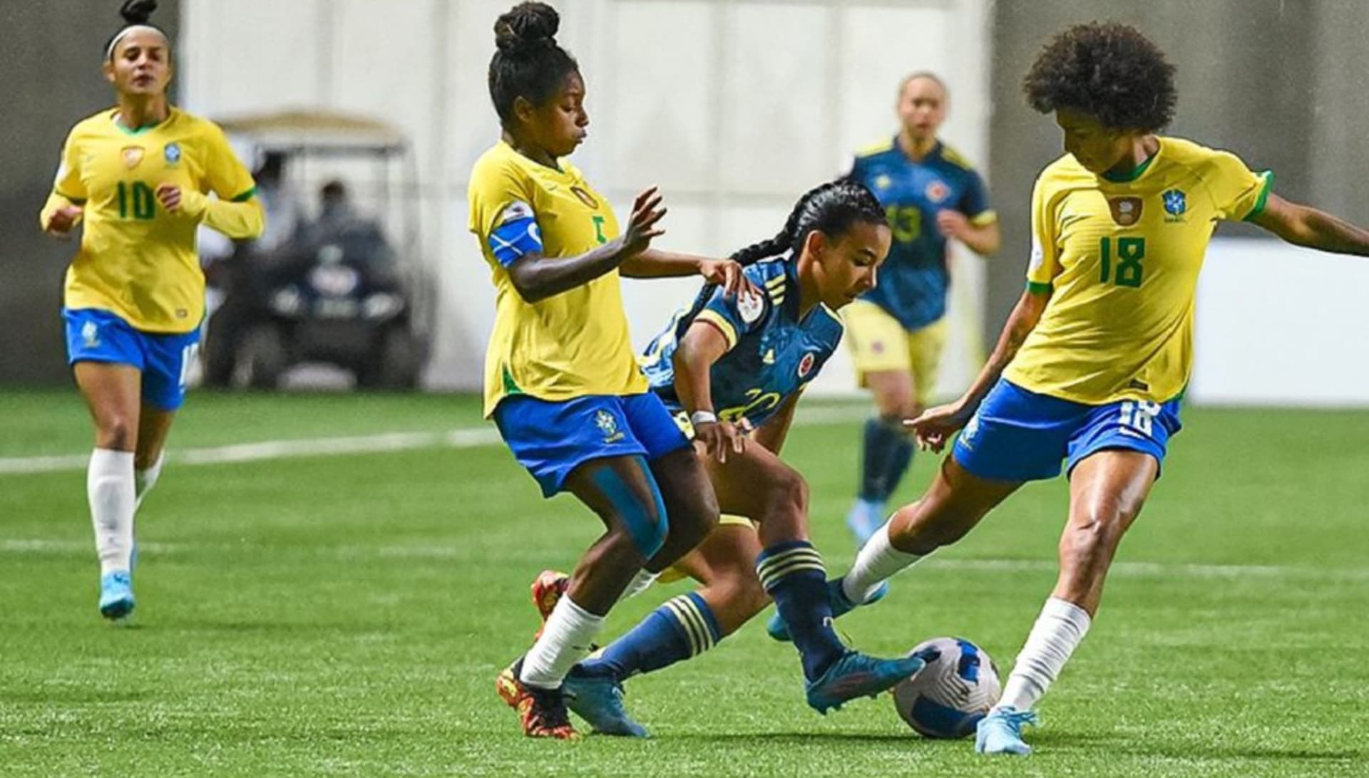 Vitória por 3-0 em estreia no primeiro jogo do quadrangular final