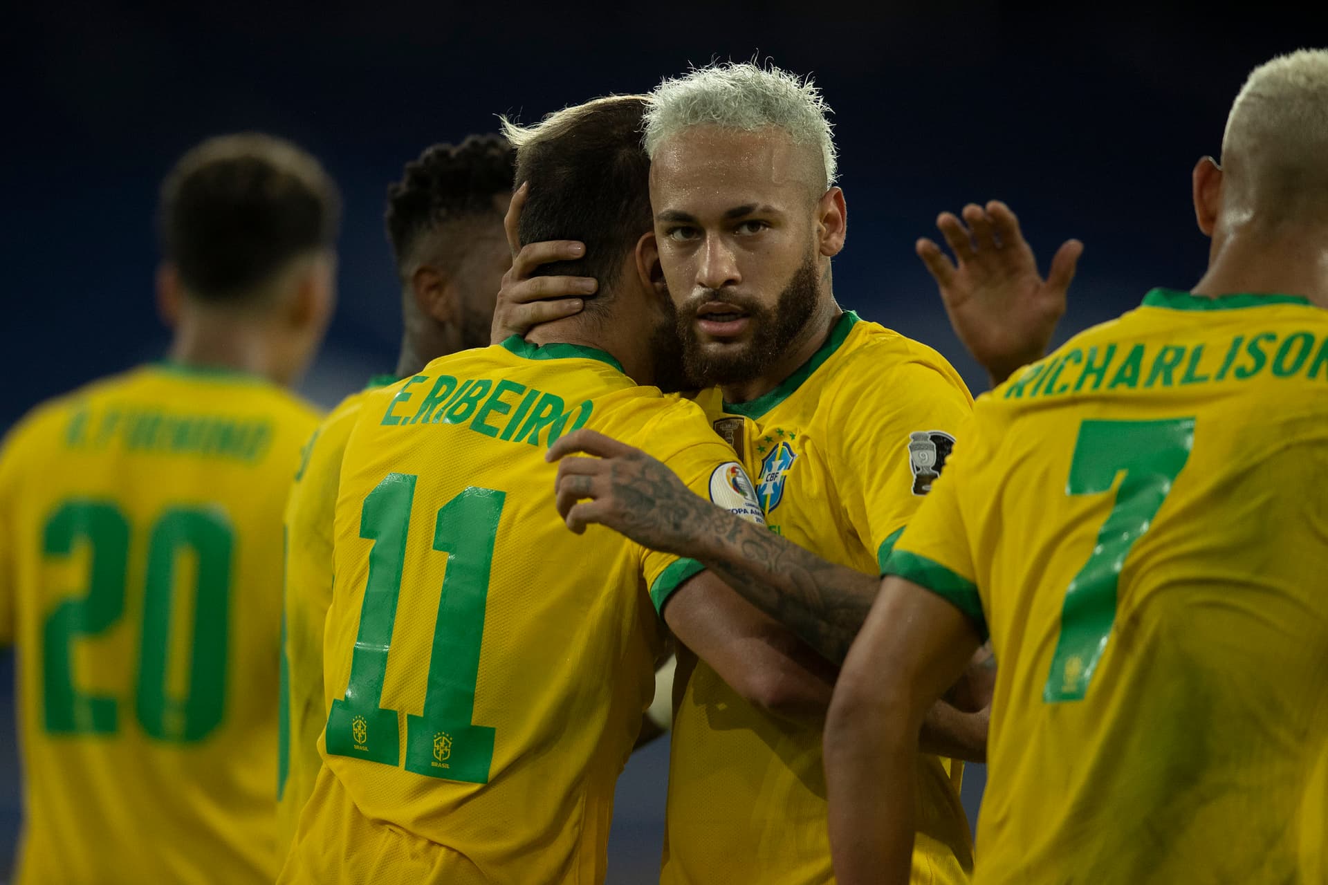 Vitória da Seleção sobre o Paraguai levantou questionamento sobre presença do astro no time