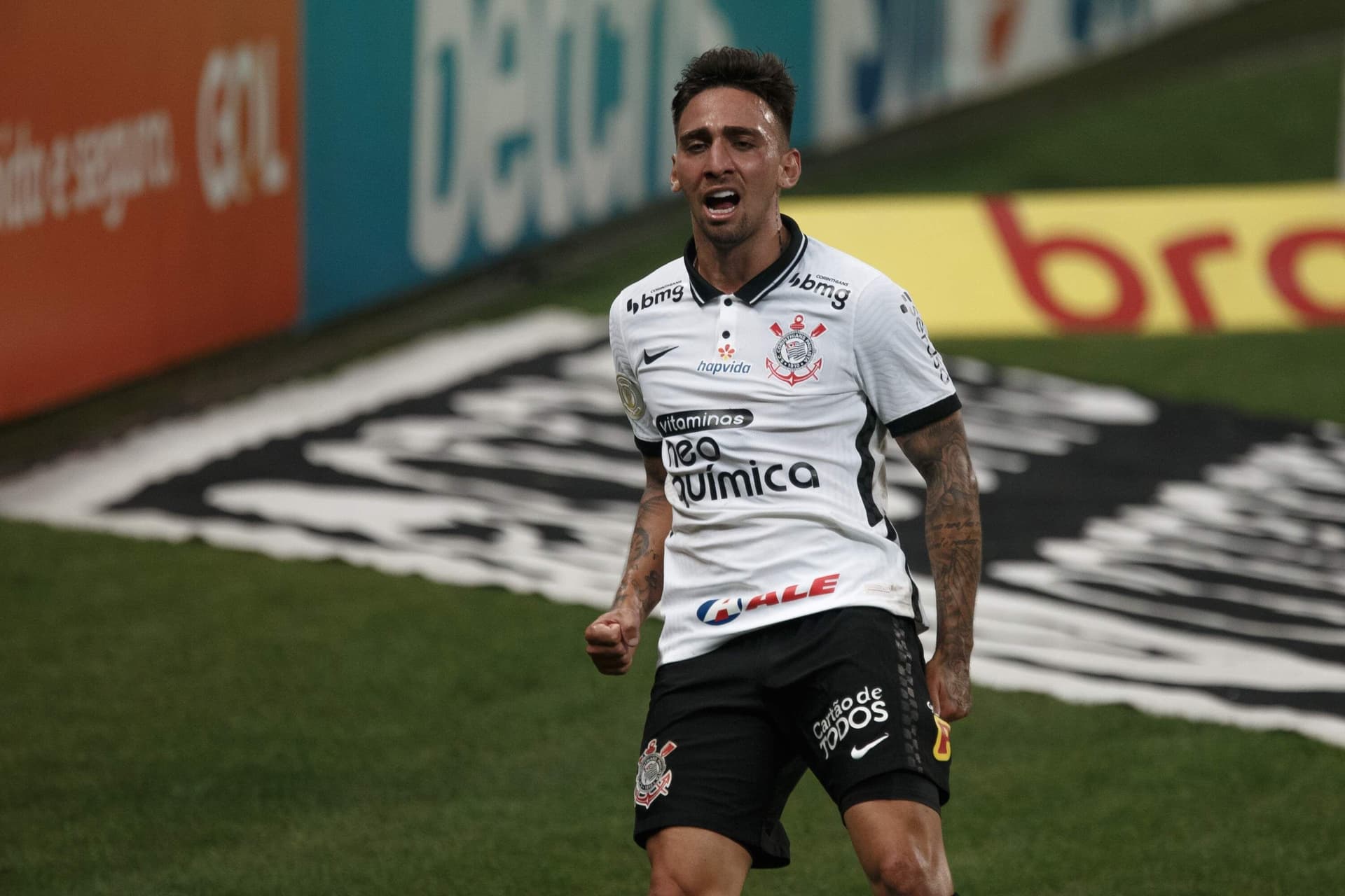 Vitória do Corinthians sobre o Palmeiras teve quebra de jejum, lei do ex e provocação ao Verdão