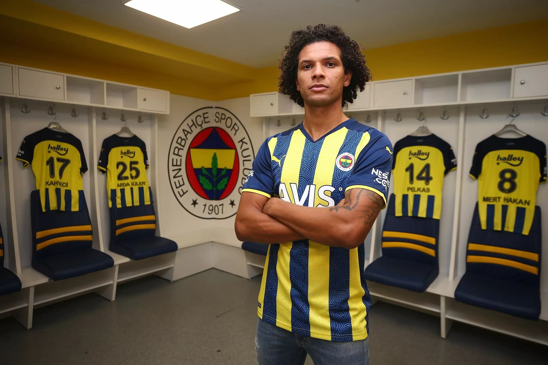 Volante joga agora pelo Fenerbahçe, da Turquia