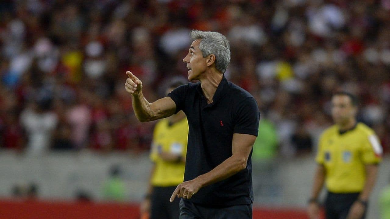 Volante joga no Fulham