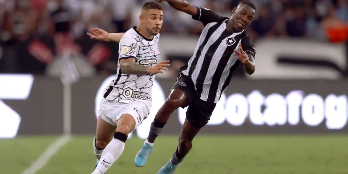 Volante teve atuação apagada contra o Corinthians