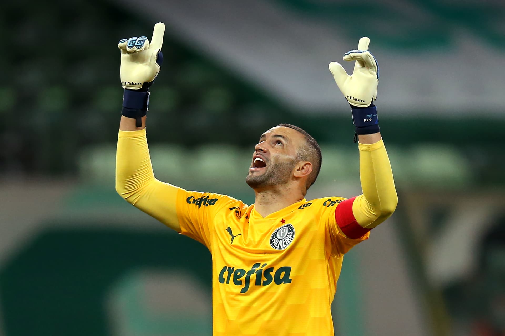Weverton agradeceu pelos quatro anos de sucesso no clube paulista