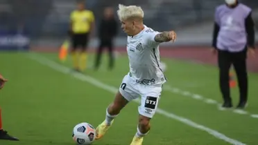 Yeferson Soteldo em ação pelo Santos