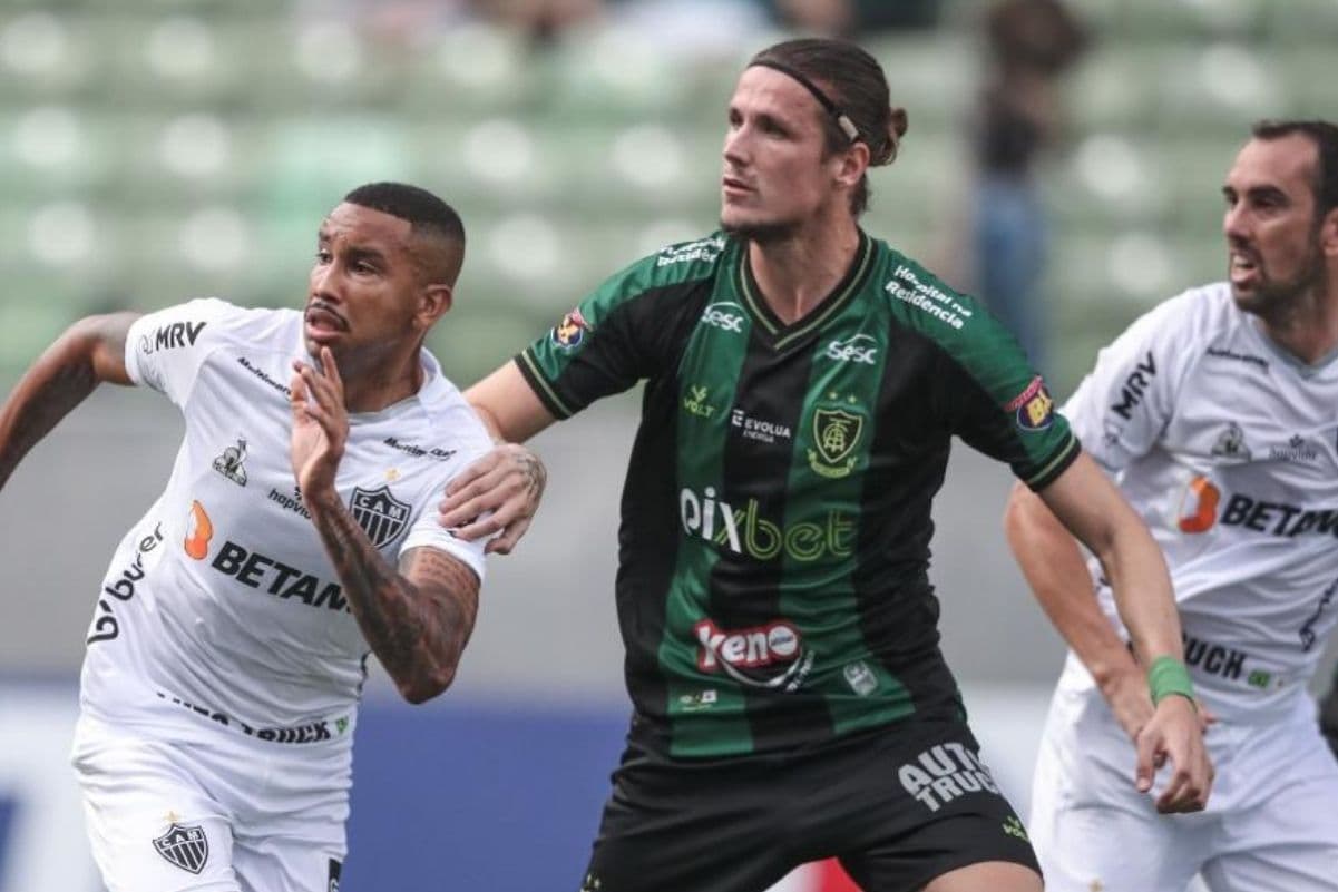 Zagueiro atleticano sofreu um lance humilhante, protagonizado por atacante do América