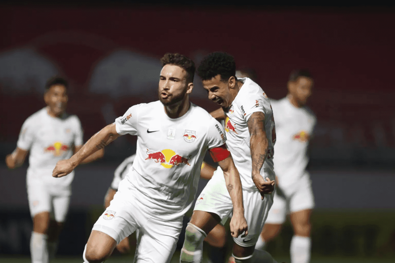 Zagueiro do Red Bull Bragantino está na mira do West Ham para a próxima temporada
